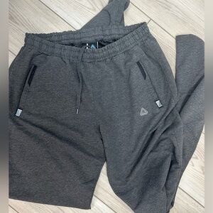 Men’s Gray Sweatpants in Size XL